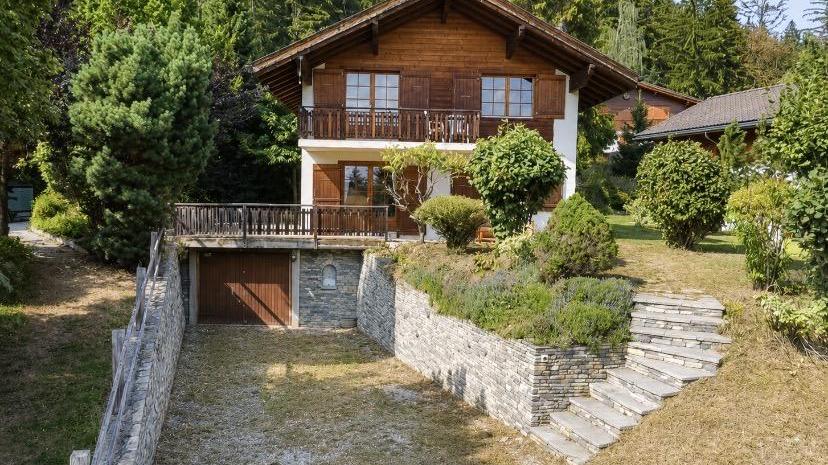 A vendre 1974 Arbaz Chalet pi&egrave;ce(s) 4.5