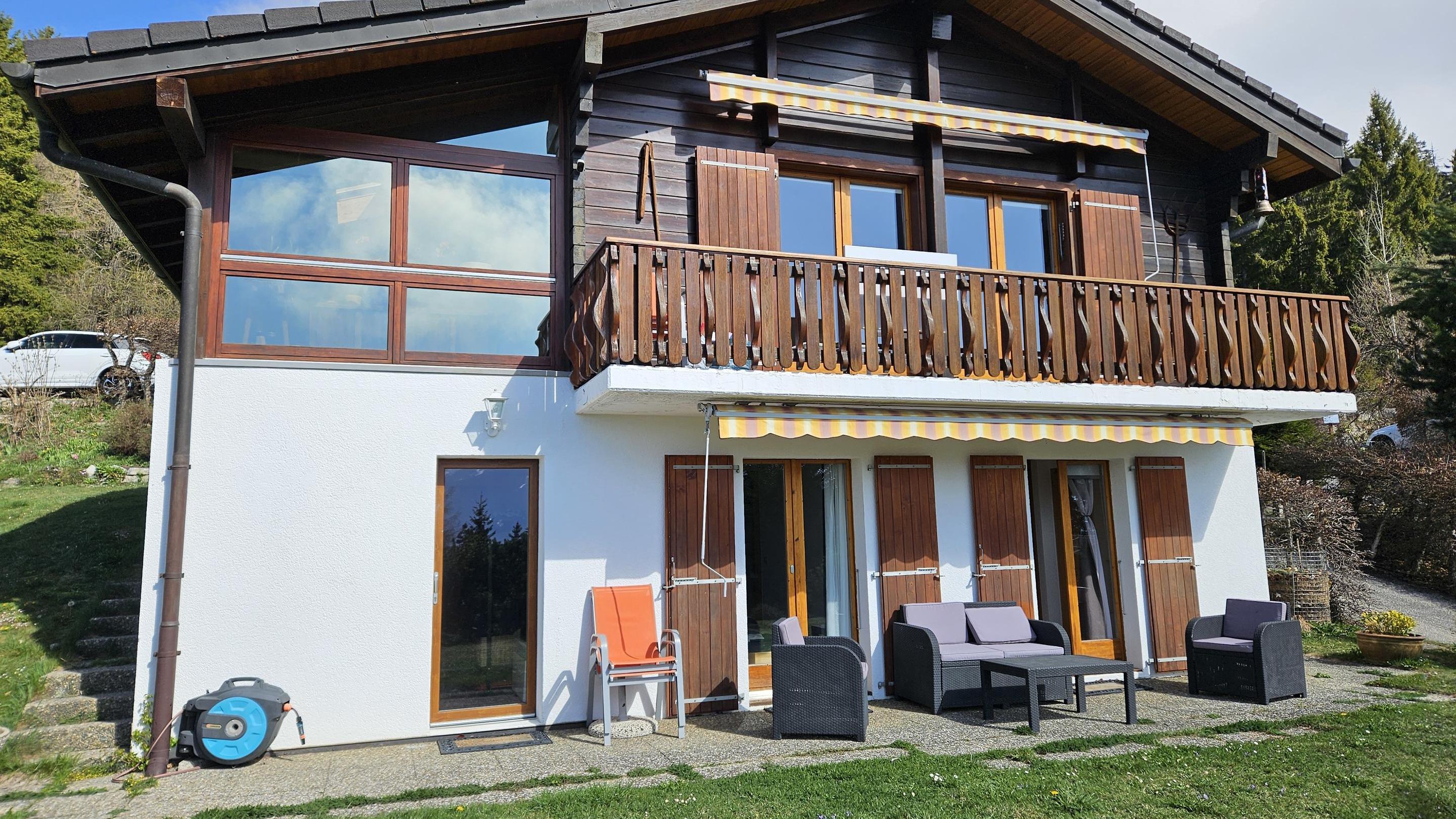 A vendre 1974 Arbaz Chalet pi&egrave;ce(s) 5.5